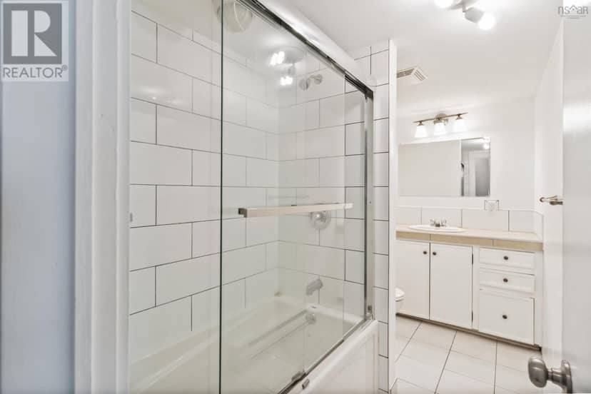 18 Woodman Road — photo 34 of 40