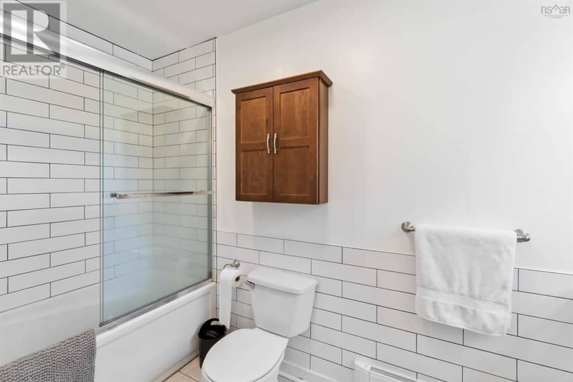 18 Woodman Road — photo 25 of 40