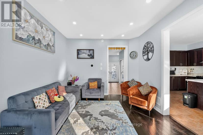 21 Chalkfarm Crescent — photo 10 of 25