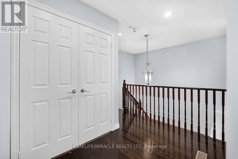 21 Chalkfarm Crescent — photo 20 of 25