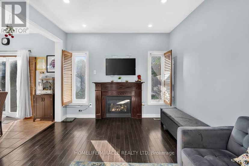 21 Chalkfarm Crescent — photo 9 of 25