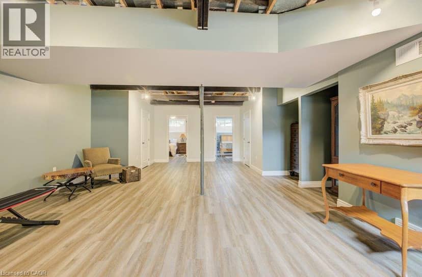 1077 QUEEN Street — photo 18 of 40