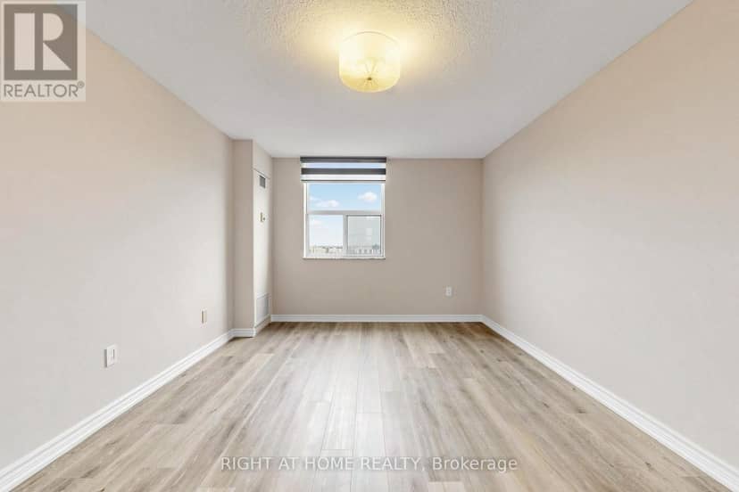 2212 - 205 Hilda Avenue — photo 18 of 34