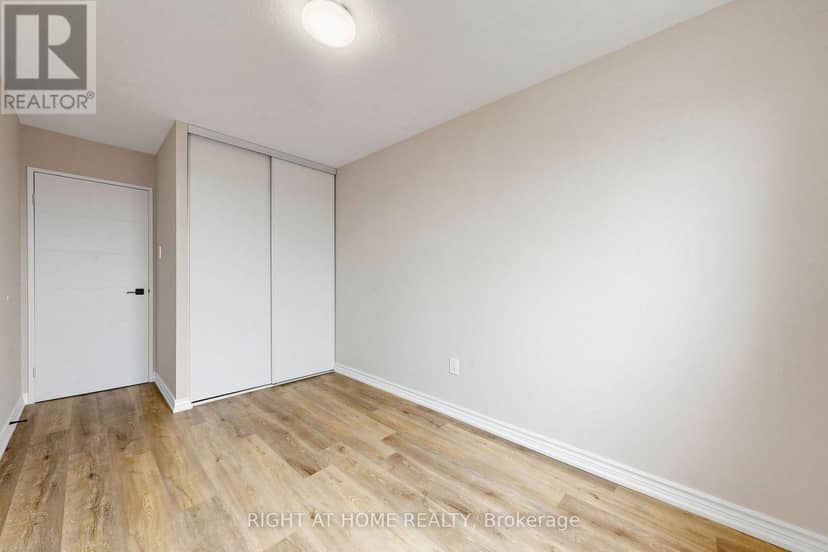 2212 - 205 Hilda Avenue — photo 24 of 34