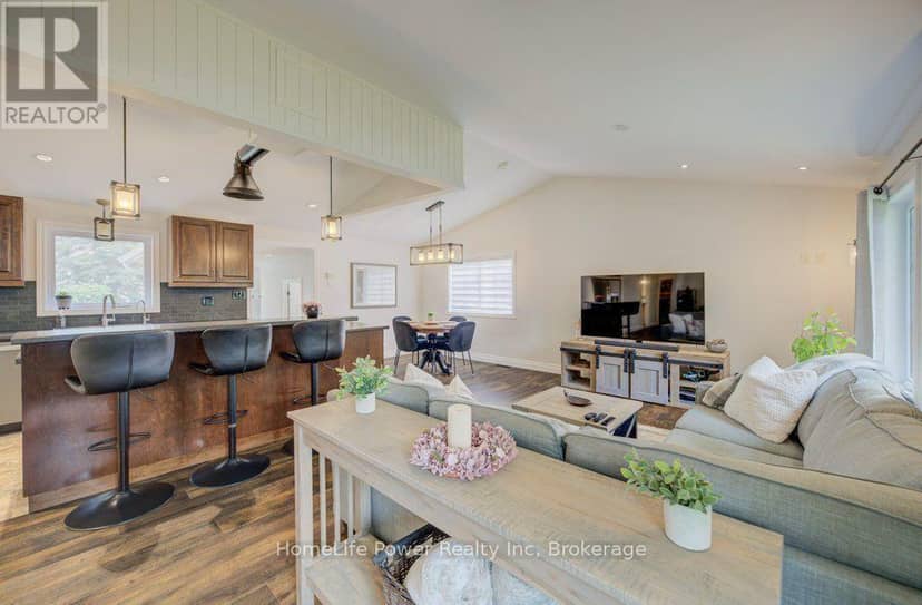 1077 Queen Street — photo 10 of 40