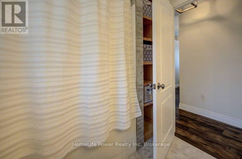 1077 Queen Street — photo 14 of 40