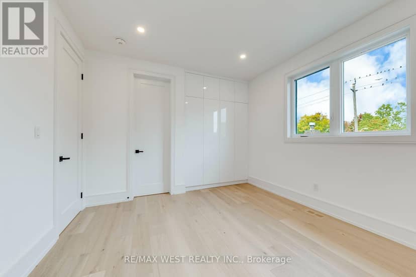 3 Amber Crescent — photo 33 of 40