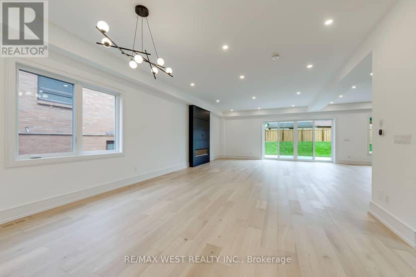3 Amber Crescent — photo 6 of 40