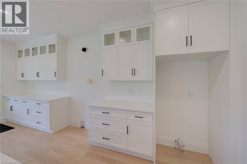 62 GEORGE Street — photo 13 of 40