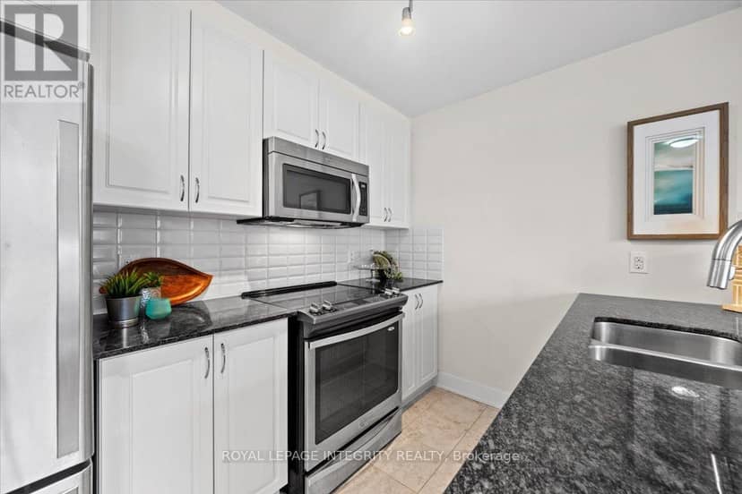 9 - 78 Holmwood Avenue — photo 14 of 38