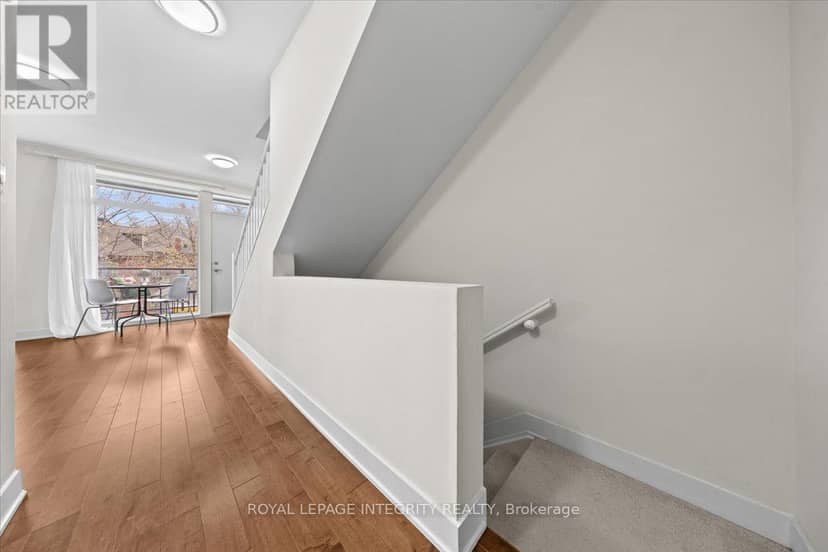 9 - 78 Holmwood Avenue — photo 4 of 38