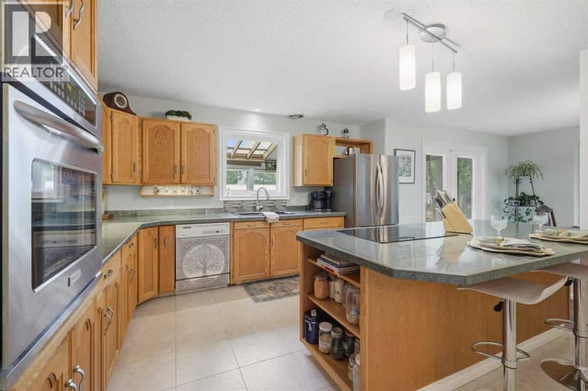 5413 46 Street — photo 17 of 40