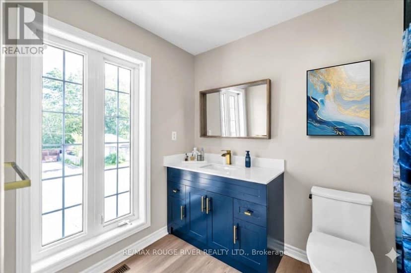 426 Brock Street N — photo 23 of 40