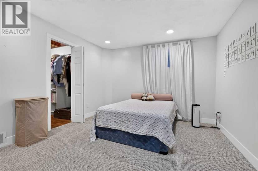 2, 2811 24A Street SW — photo 36 of 40