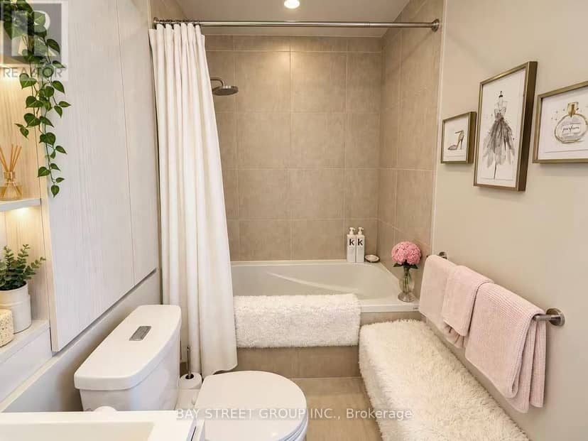 4210 - 101 Charles Street E — photo 15 of 24