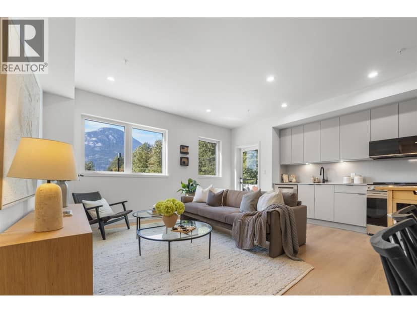 202 1055 RAVEN DRIVE, Squamish