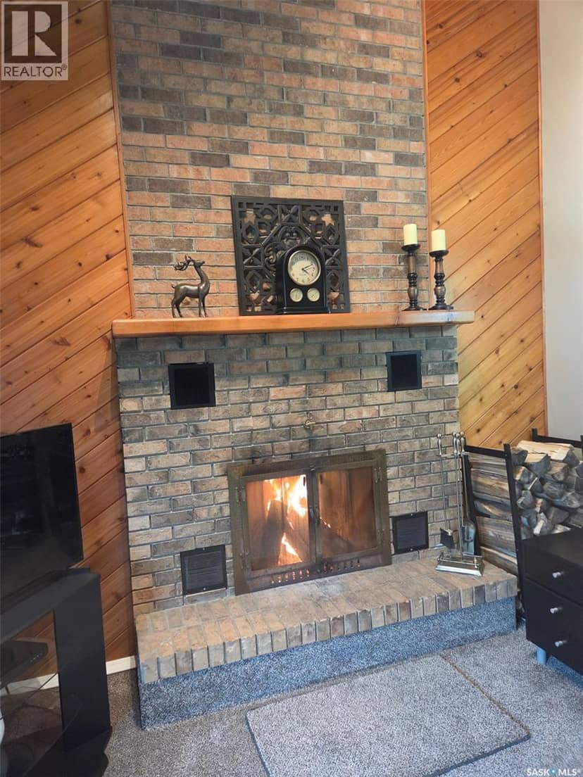 228 Railway AVENUE — photo 9 of 32