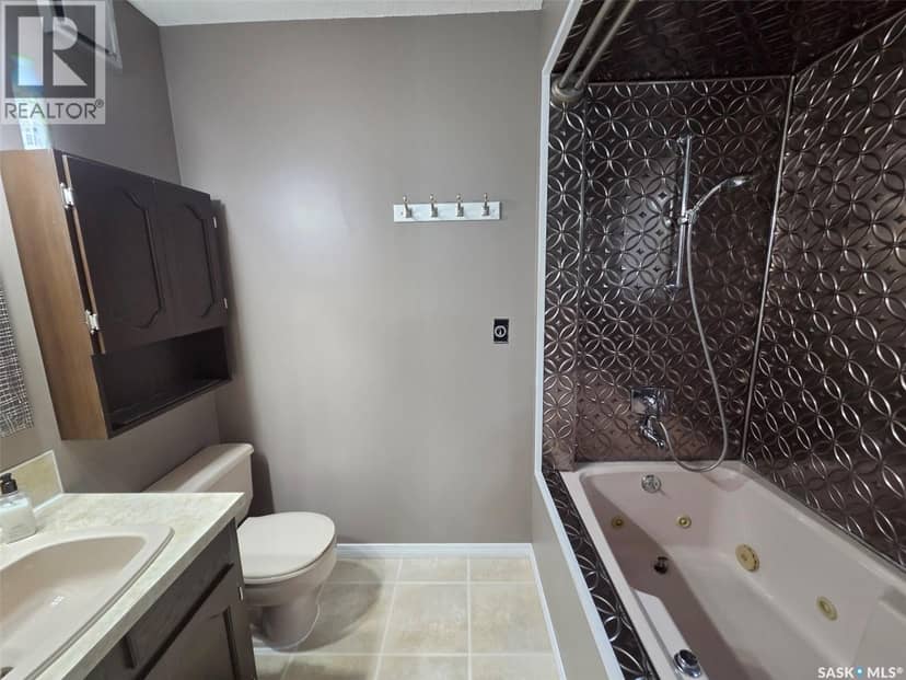 228 Railway AVENUE — photo 19 of 32
