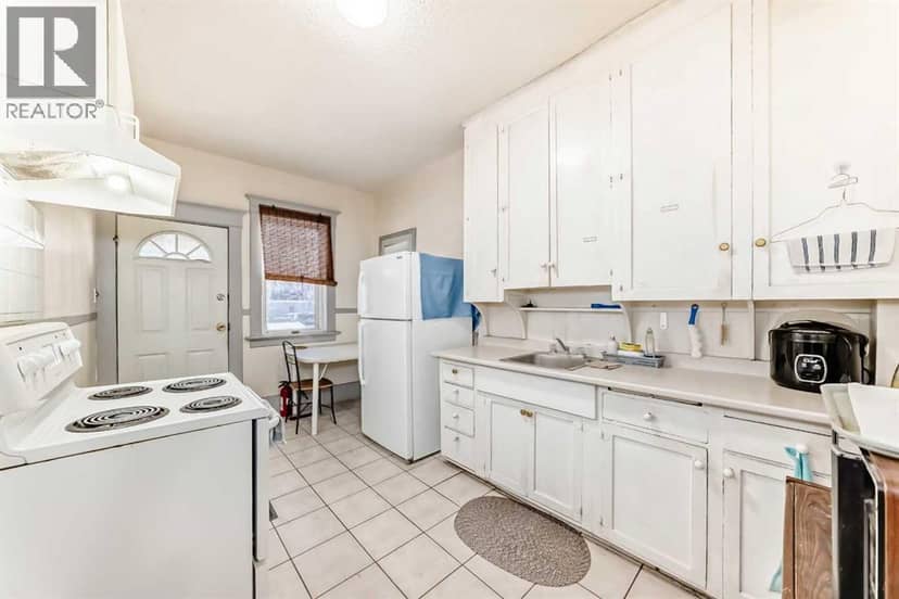 1227 13 Avenue SW — photo 21 of 29