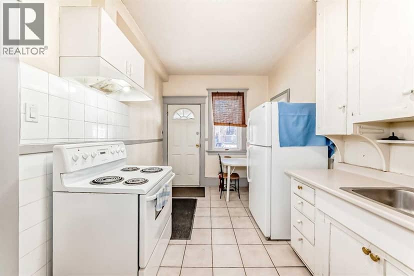 1227 13 Avenue SW — photo 23 of 29