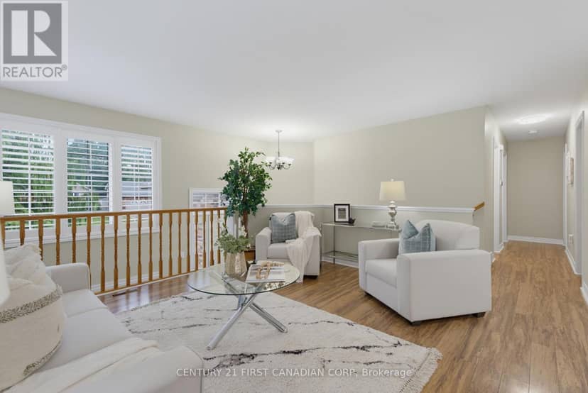 189 Gibson Crescent — photo 5 of 35