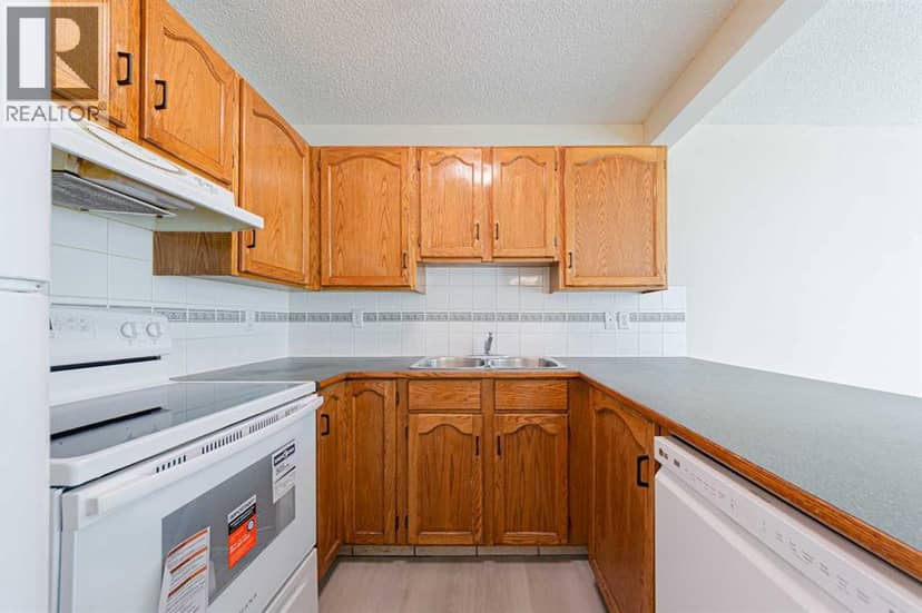 88 Country Hills Villas NW, Calgary, photo 5