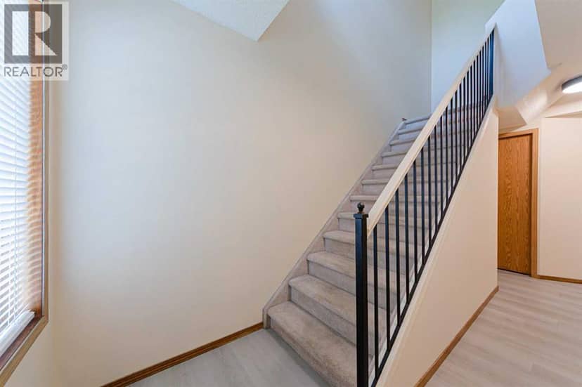 88 Country Hills Villas NW, Calgary, photo 2