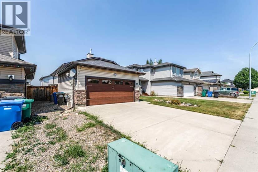 414 Gateway Crescent S, Lethbridge, photo 2
