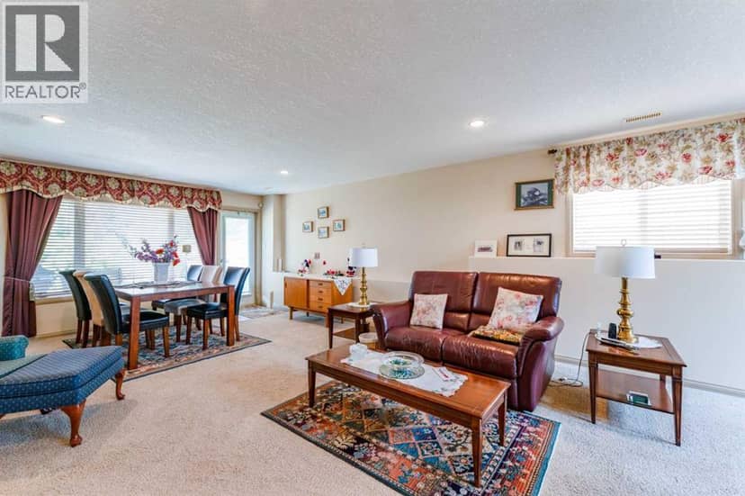 414 Gateway Crescent S — photo 25 of 40