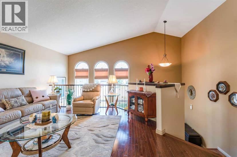 414 Gateway Crescent S — photo 13 of 40