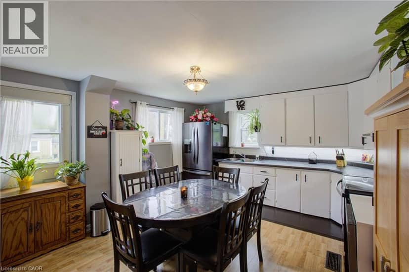 30 CAMPBELL Street — photo 16 of 38