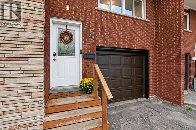 9 GREENBROOK Drive — photo 4 of 40