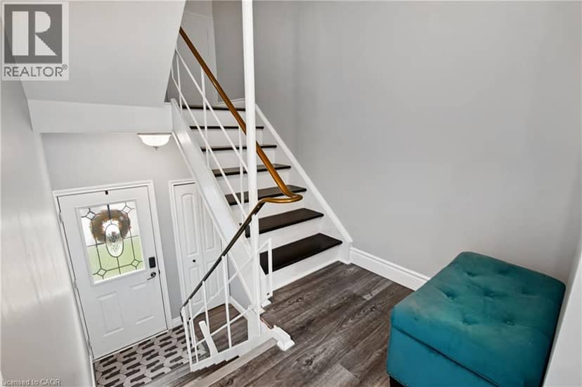 9 GREENBROOK Drive — photo 5 of 40