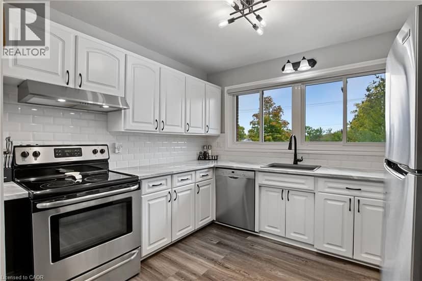 9 GREENBROOK Drive — photo 6 of 40