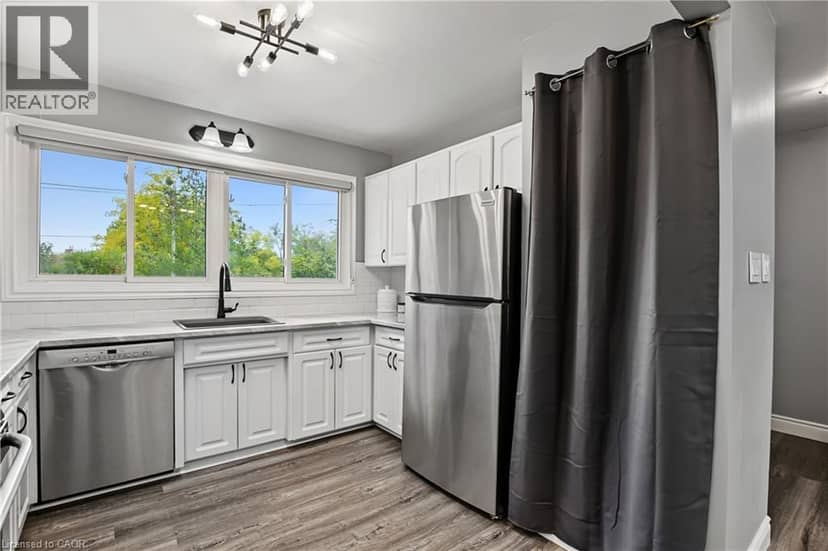 9 GREENBROOK Drive — photo 7 of 40
