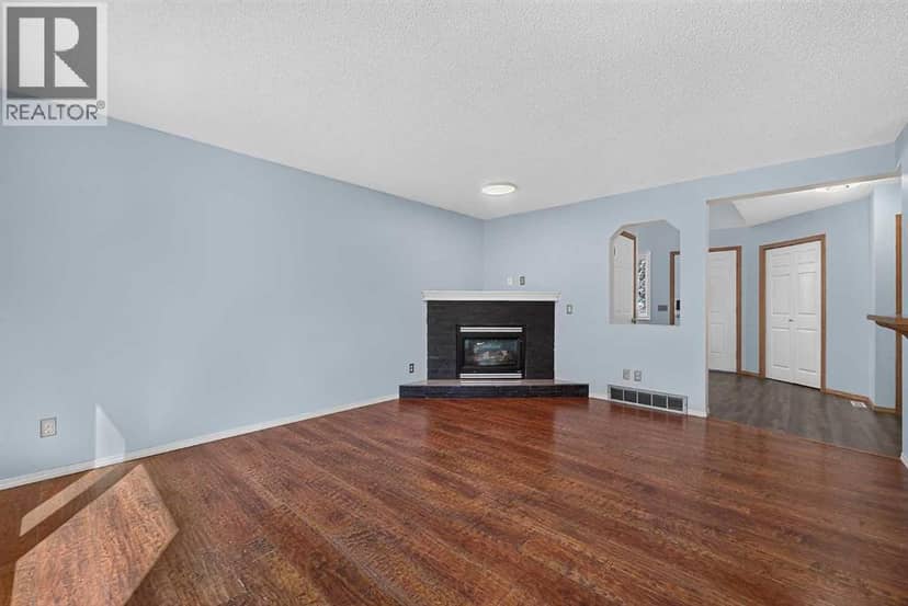 446 Harvest Hills Drive NE — photo 10 of 40