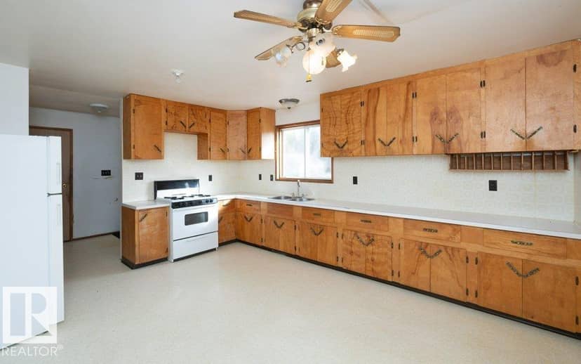 64311 Rg Rd 270 — photo 33 of 40