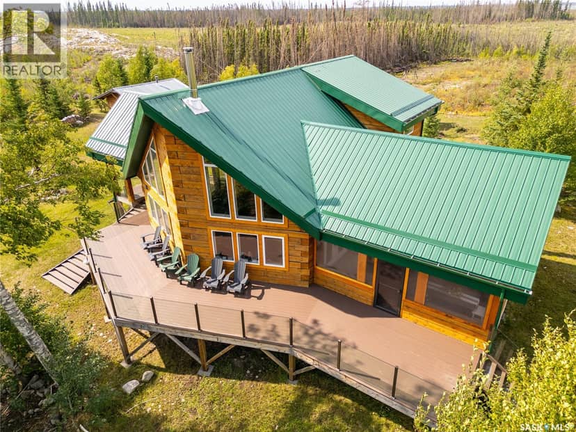 Stunning Remote 4 Season Lakehouse on Nemeiben — photo 10 of 40