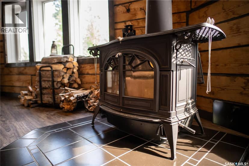 Stunning Remote 4 Season Lakehouse on Nemeiben — photo 26 of 40