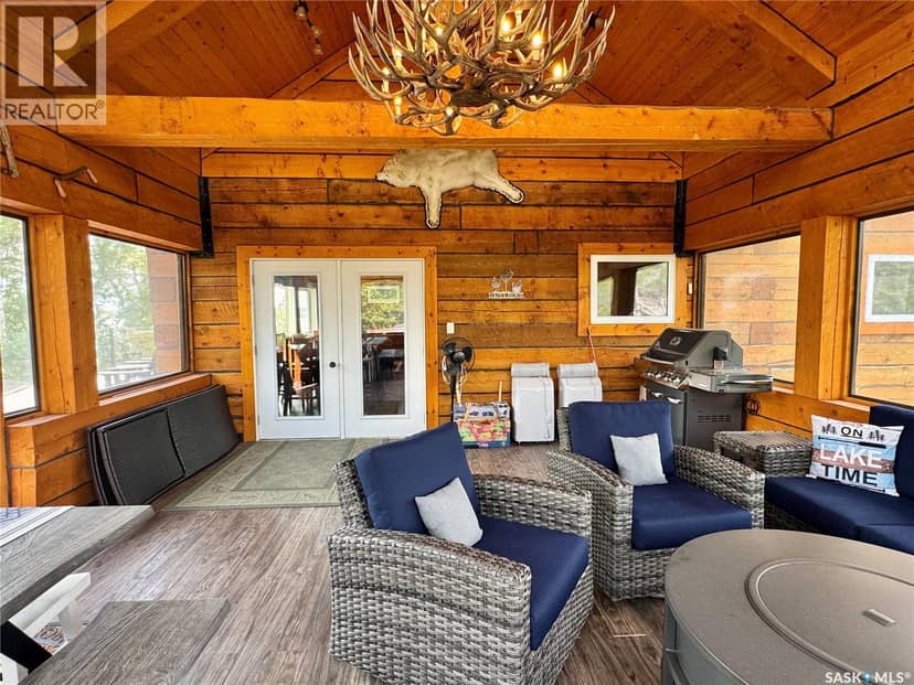 Stunning Remote 4 Season Lakehouse on Nemeiben — photo 29 of 40