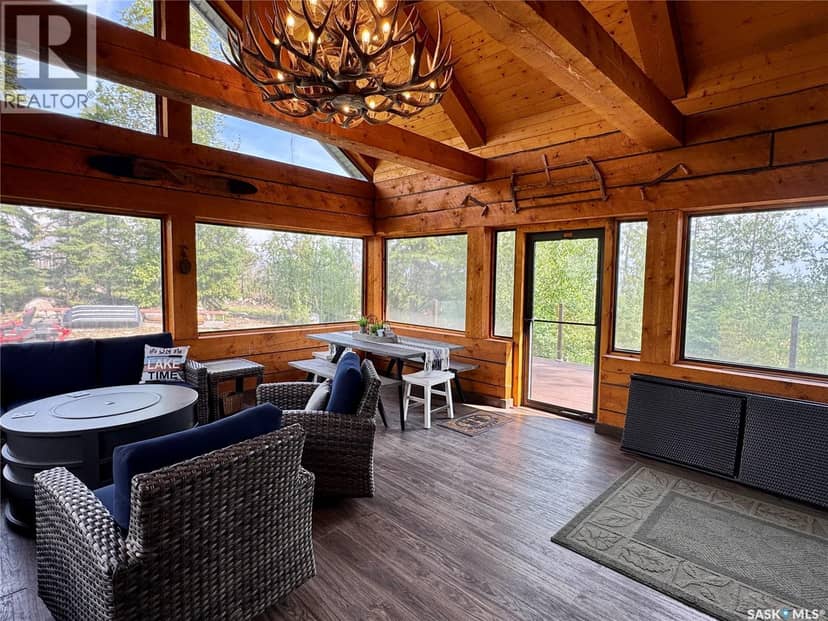 Stunning Remote 4 Season Lakehouse on Nemeiben — photo 36 of 40