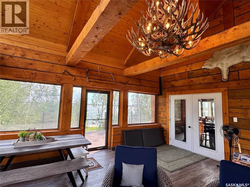 Stunning Remote 4 Season Lakehouse on Nemeiben — photo 37 of 40