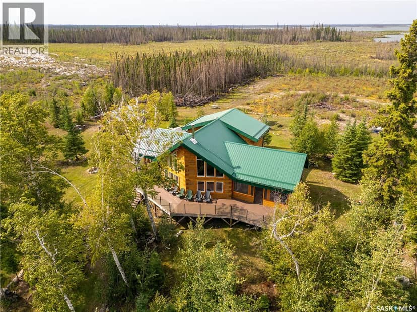 Stunning Remote 4 Season Lakehouse on Nemeiben — photo 7 of 40