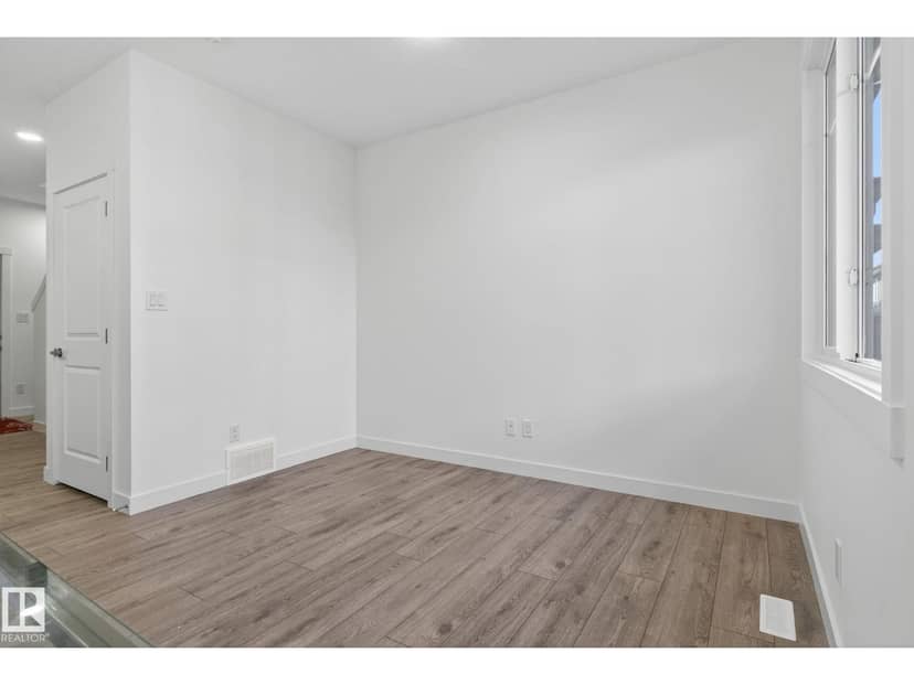 #35 2710 66 ST SW — photo 12 of 40
