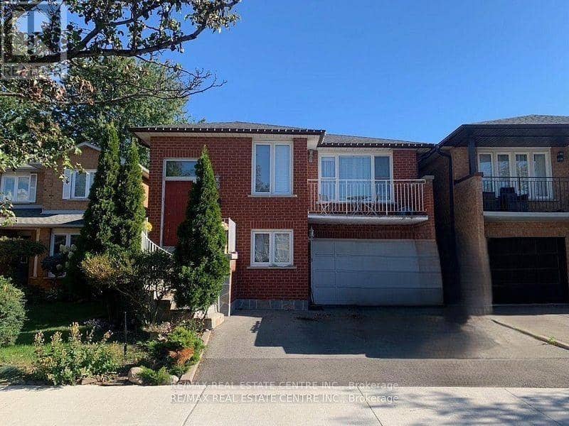 4386 Curia Crescent — photo 2 of 32