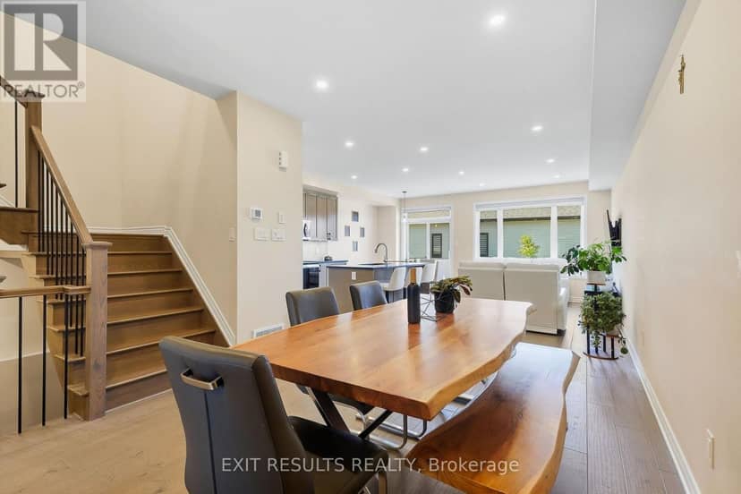 783 Namur Street W, Russell, photo 4