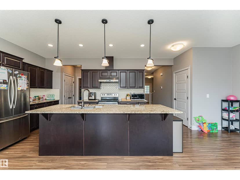 1523 169 ST SW — photo 11 of 40