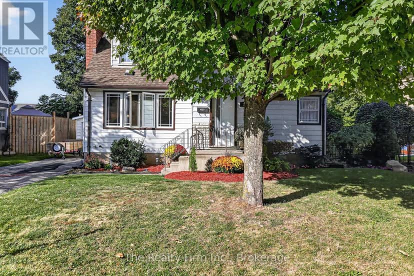 325 Victoria Street N — photo 5 of 40