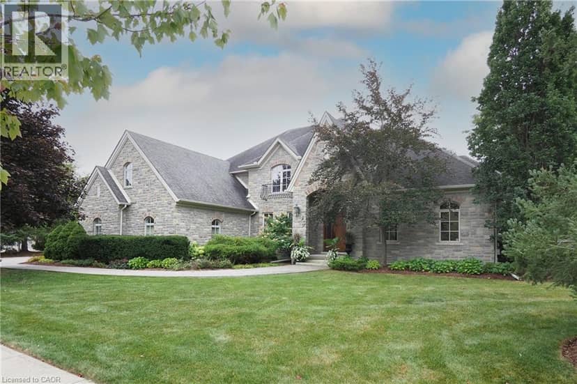 585 KIWANIS PARK Drive — photo 1 of 40