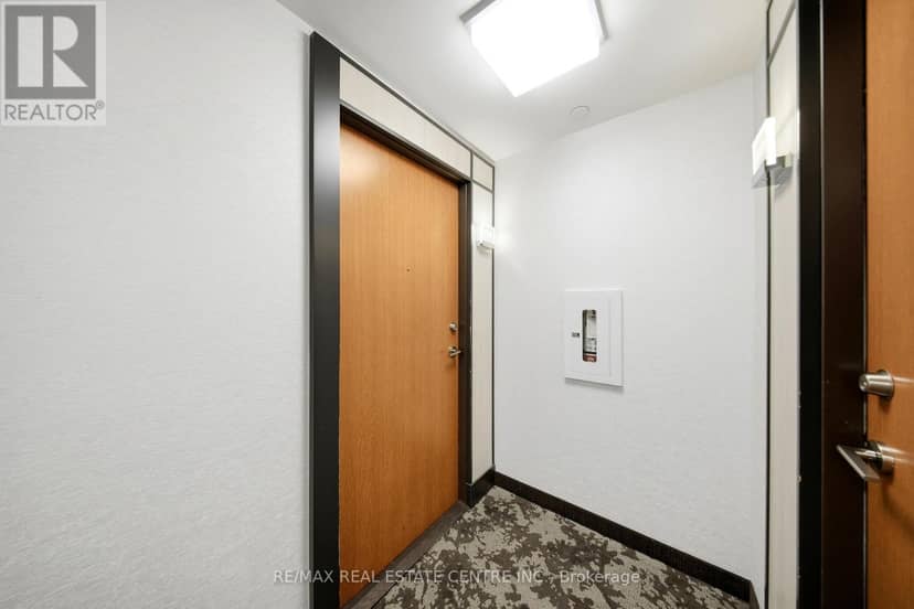 6110 - 30 Shore Breeze Drive — photo 5 of 29